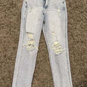 Hollister Curvy Ultra High-Rise Ripped Light Wash Mom Jeans